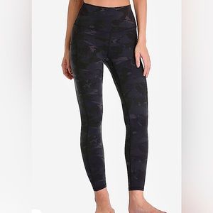 High-waist Leggings, Women’s XL, Black/Gray Camo, Soft Compression